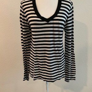 DKNY Blk/wht stripe t-shirt
